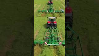 Gras schudden om het te laten drogen #luchtfotografie #landbouw #agrarisch #luchtfotografie