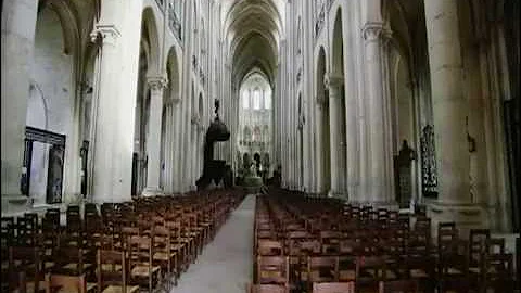 Quelle est l'origine du mot cathédrale ?