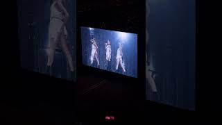 Jennie Peforms Mantra At Deadline Concert