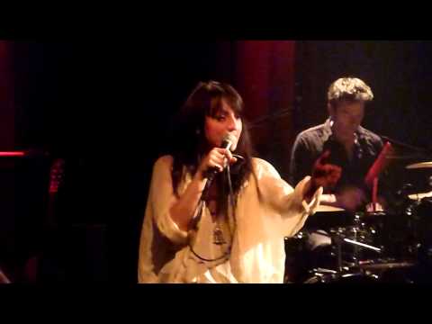 Anouk Aiata - Quoiqu'il en coûte @ Les trois baudets