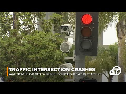 Video Deaths caused by drivers running red lights at 10-year... - youtube