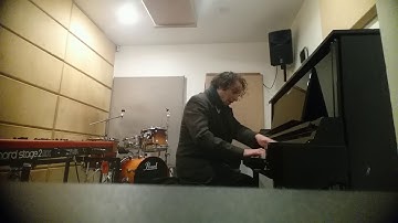 Nu-Jazz Improvisation meets Artificial Intelligence Music Softwares