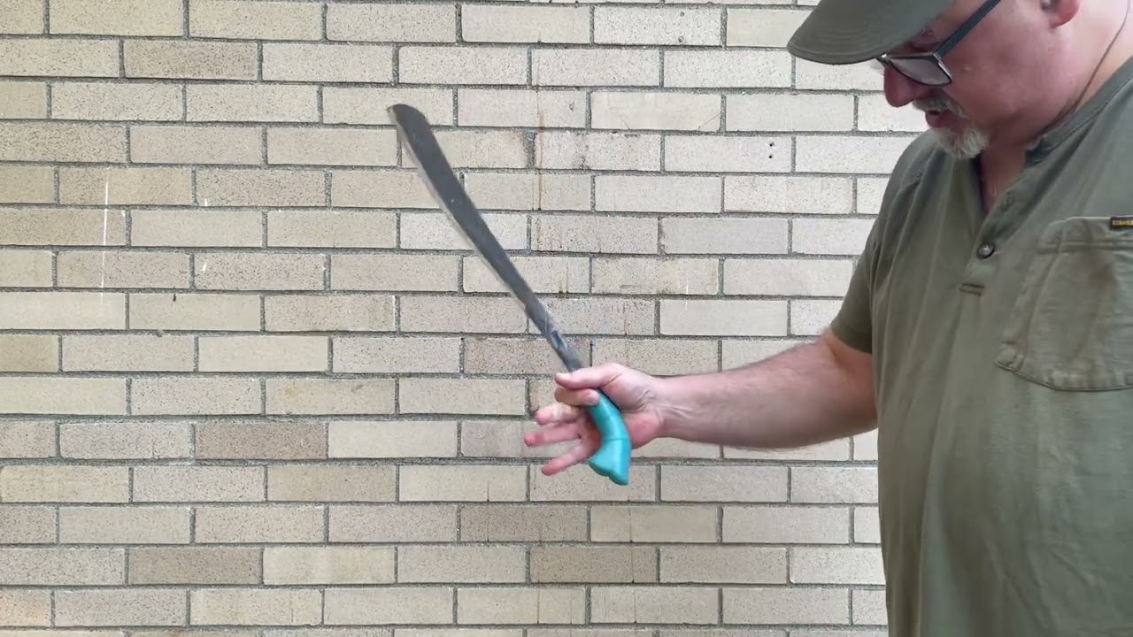 Comparing Big Blades: Latin  Machete vs S E  Asian Parang