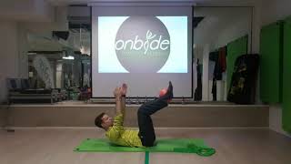 PILATES PARA PRINCIPIANTES (Goma y pelota softball) / ONBIDE GYM VIRTUAL screenshot 5