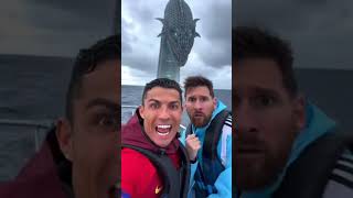CR7 y MESSI cazan al leviatan💀🤯🔥 #cr7 #leomessi #viral #suscribete
