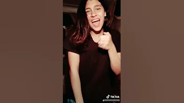 وبعد الشغلة دي بي ساعة نسيت في سريرها ولاعة شوف حركات البنت دي انا اتكسف ماعمل ذيهاا 