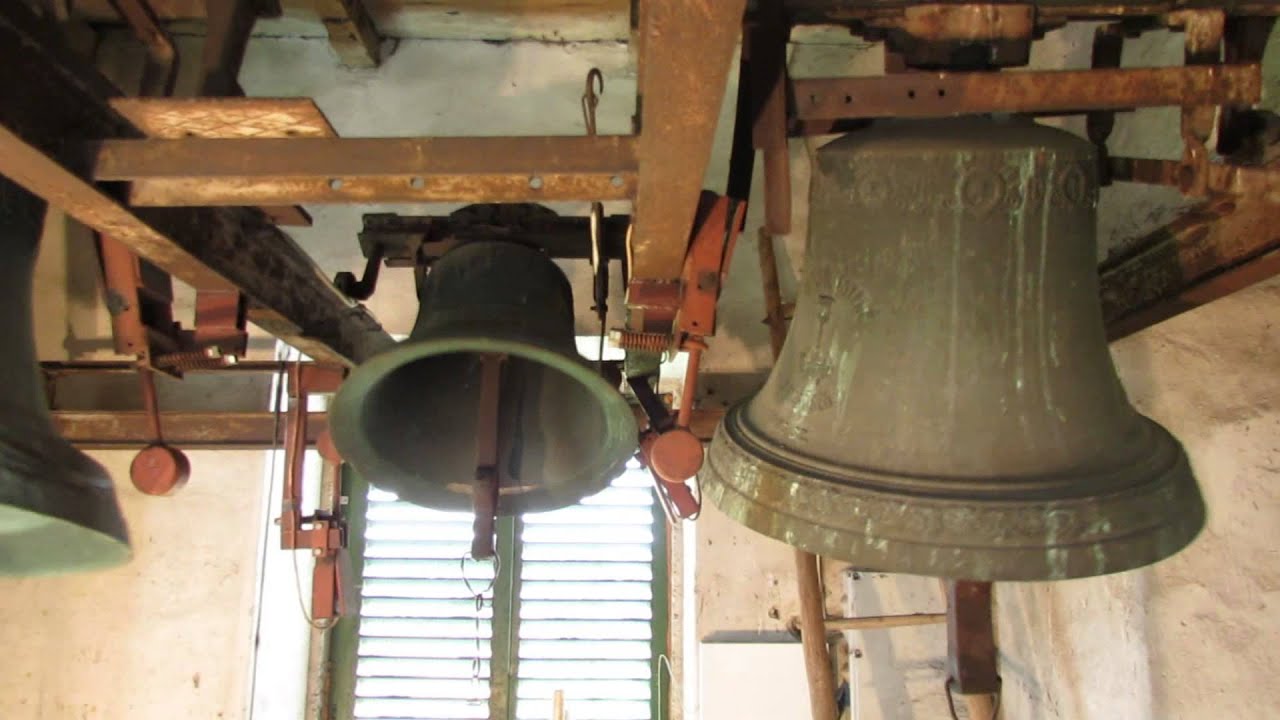 DUNAVECSE (H) - A református templom harangjai / Glocken der reformierten Kirche