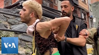 Turkish Police Chase, Detain Protesters at Istanbul's Trans Pride Parade | VOA News Resimi