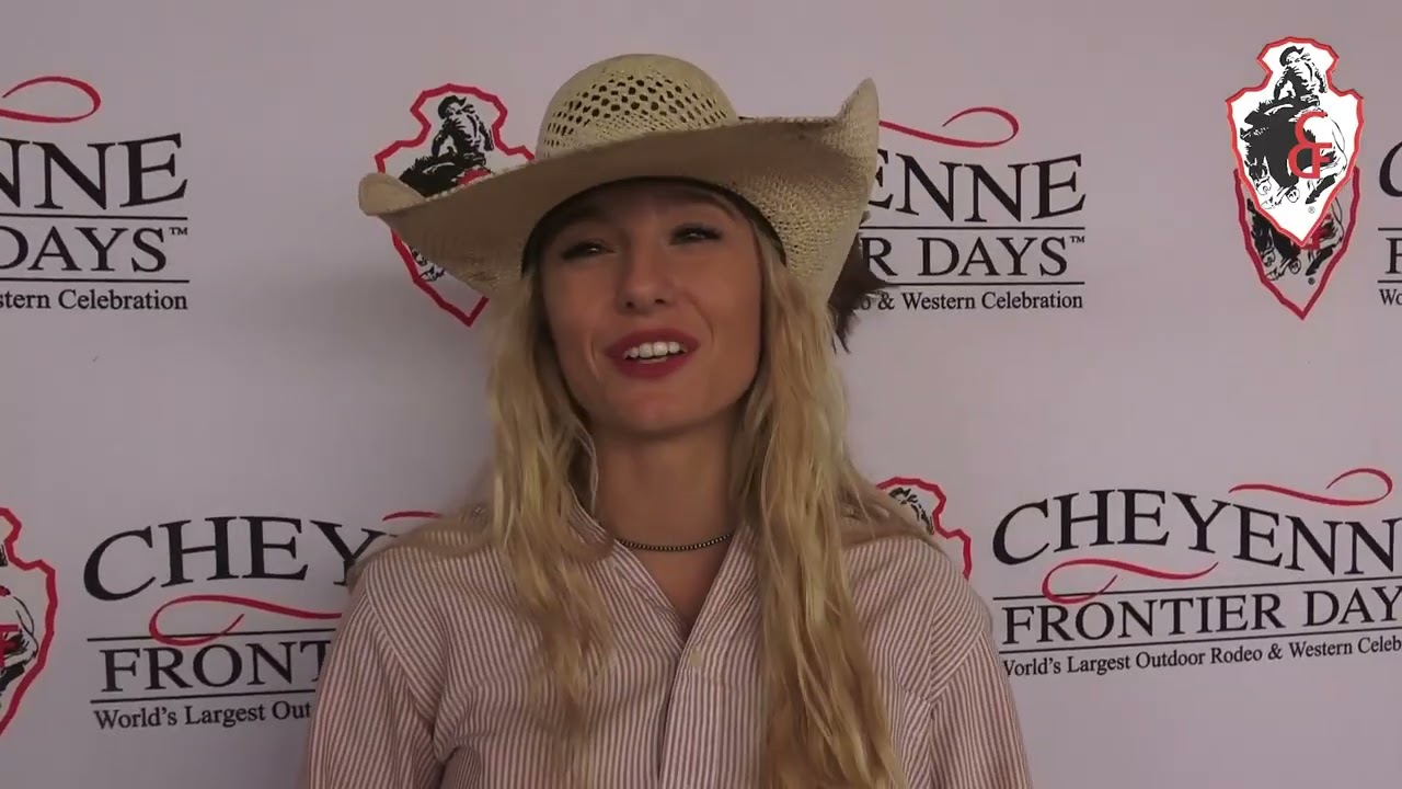 Women Ranch Bronc Championships - YouTube