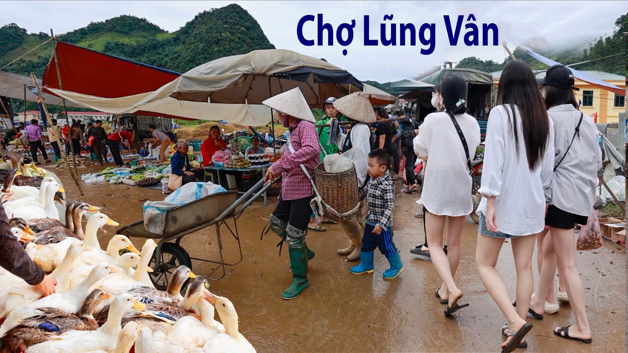 Chợ Lũng Vân yên bình hoang sơ bỗng náo nhiệt với dàn gái đẹp Yên Bái xuất hiện