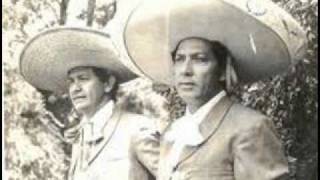 Video thumbnail of "Los Hermanos Zaizar- Amemonos"