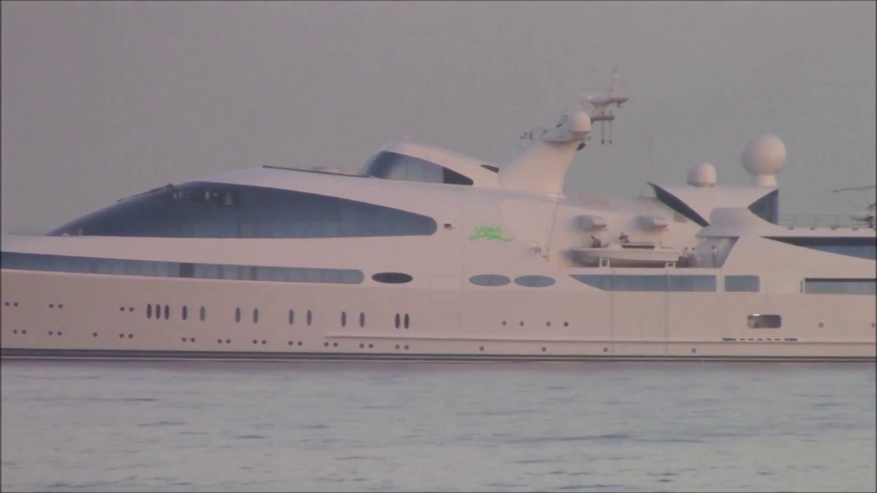 biggest yacht in puerto banus