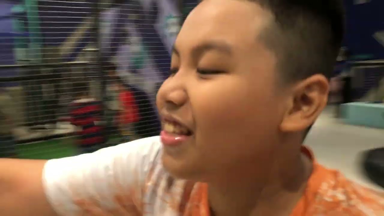 Kenbo đi Champion 1250 trong AEON MALL