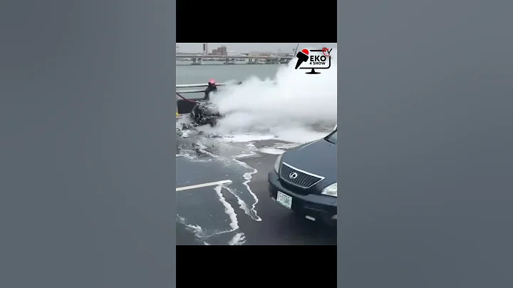 Momemt Car of  Darey Art Alade and Wife, Deola  Car catch Fire On 3rd Miland Bridge, Lagos