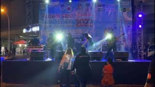nana indana ft garang asem band. juara 1 light festival gresik