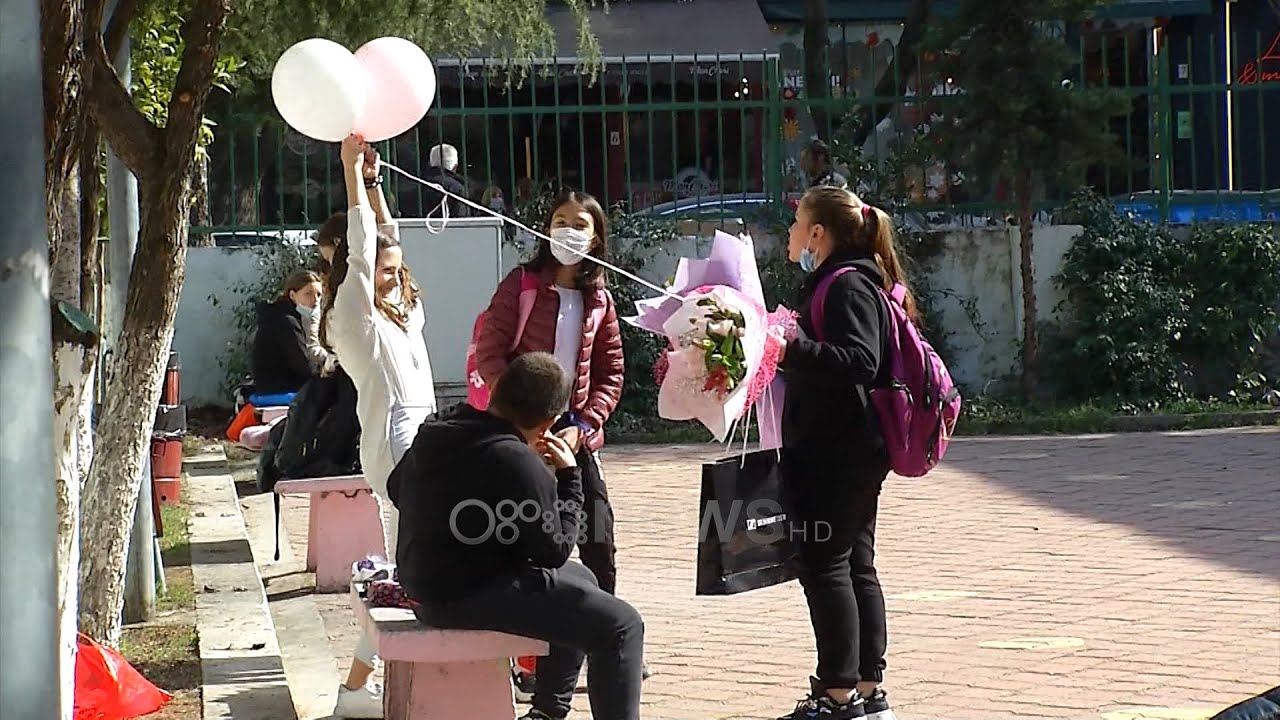 Mësuesit pa 7 mars, pandemia zbehu festat