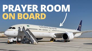 This Airline Has a Prayer Room Onboard - The Best Airline For Muslim Travellers (Saudia Airlines)