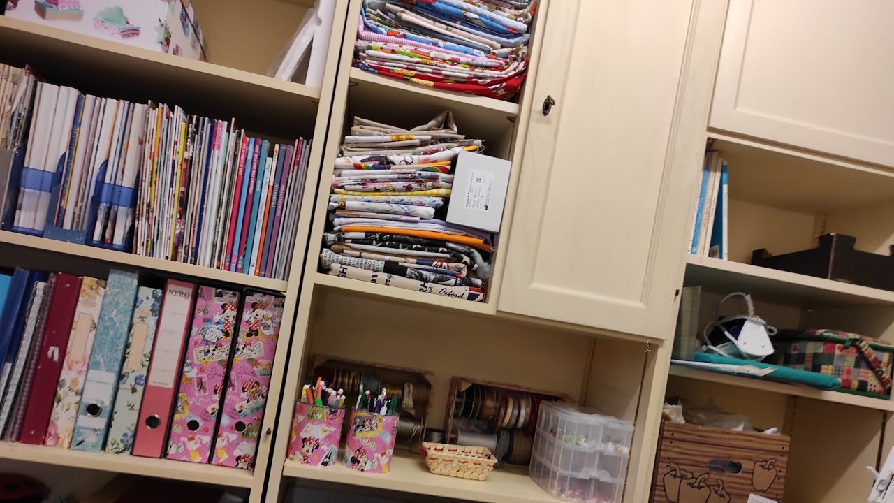 🧵Vi presento la mia macchina da cucire.... e la mia stanza del cucito...    Buona festa della donna💐