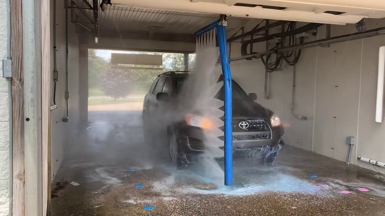 Older Washworld Razor - Splash Carwash, Mountain View, AR