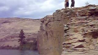 Yakima RIver Cliff Jumping.AVI