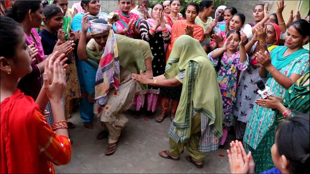 ਬੁੜਾ ਬੁੜੀ ਨੂੰ ਘੜੀਸੀ ਜਾਵੇ | Teeyan Bhodipura | Funny Gidha Bollian | Chankata Tv