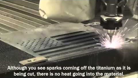 Máy cắt tia nước Flow Waterjet Cutting Titanium