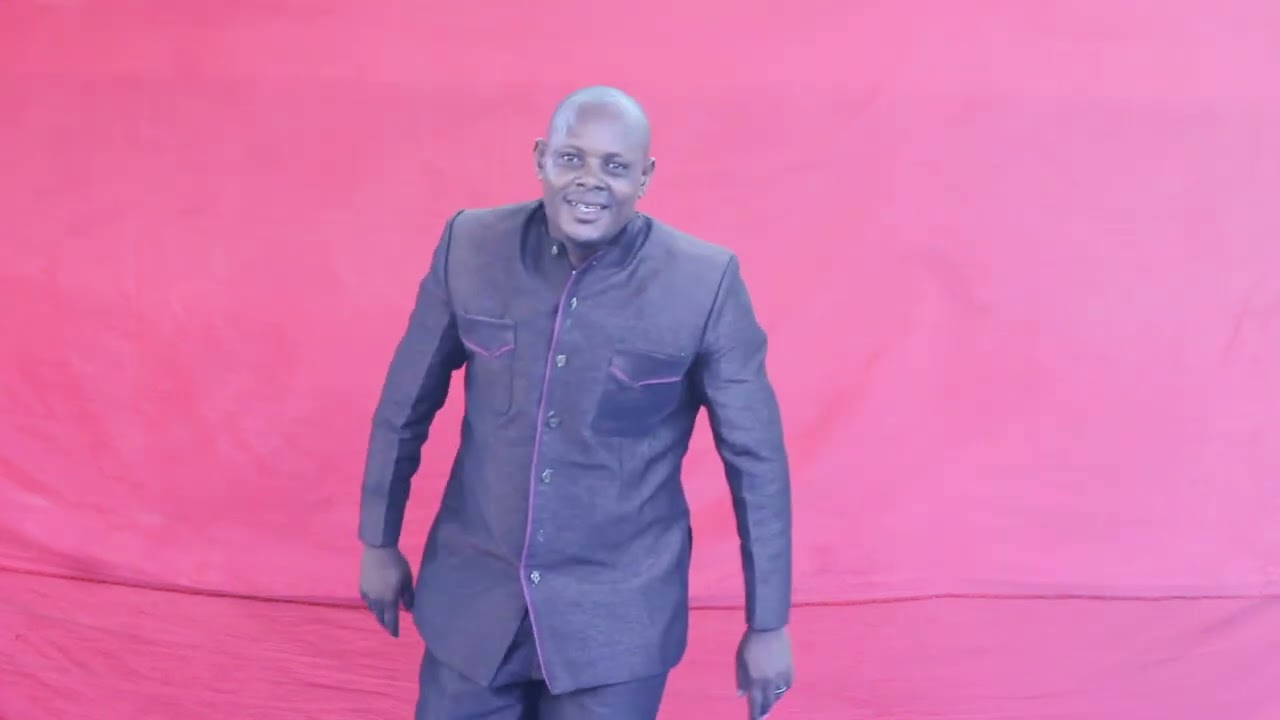 Kunguru mwimbaji yuko hewani kukuletea  ( Yeeso otabarenta)Like coment ,subscribe.