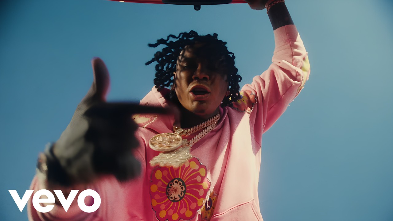 Gee Bag Rapper Moneybagg Yo ft. Est Gee & Big30 - Facts To The Streets [Music Video ...