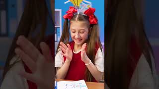 🧠 Brainstorm moment! Girl's DIY headband = GENIUS! 🏆🌈 #Shorts #Fun