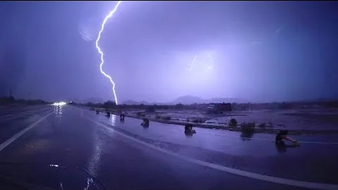 Incredible Dust Storm and Severe Thunderstorm - Gila Bend, AZ - July 29, 2016