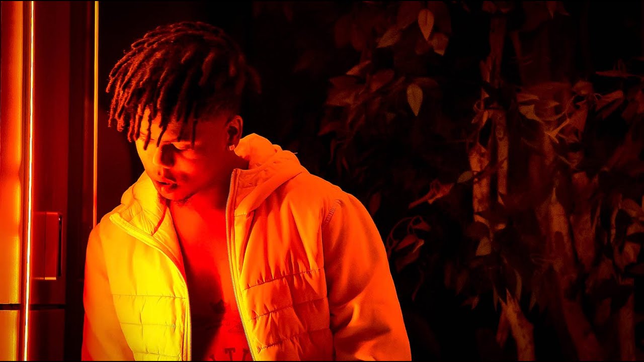 Watch Fran King - Mi Bloque Ft. Diamond La Mafia (Visualizer) on YouTube Watch Fran King - Mi Bloque Ft. Diamond La Mafia (Visualizer) on YouTube