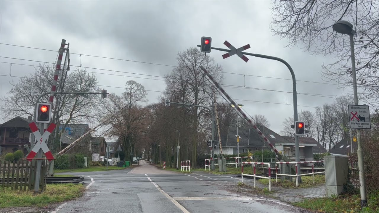 Spoorwegovergang Praest (D) // Bahnübergang // German Railroad Crossing
