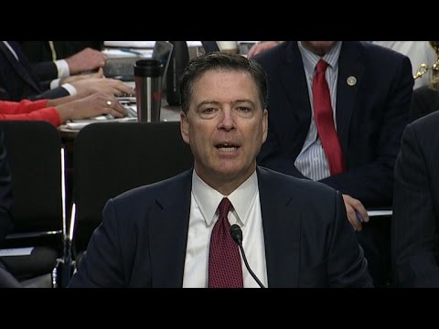 Video: James Comey Nettowaarde: Wiki, Getroud, Familie, Trou, Salaris, Broers en susters