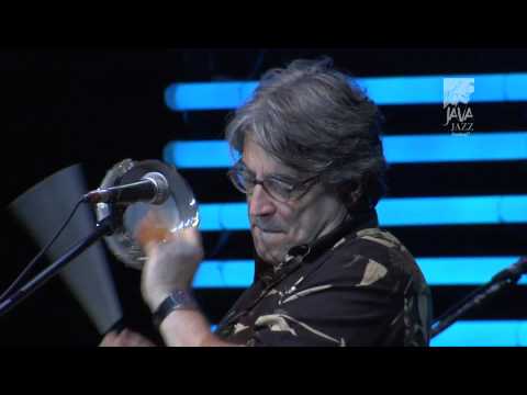 Ivan Lins at Java Jazz festival 2009.mov