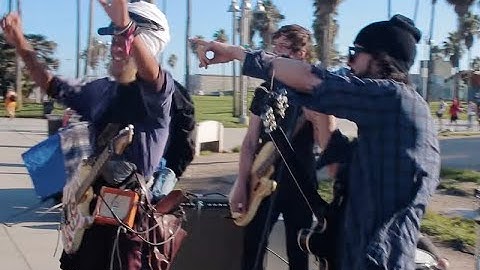 Reignwolf Crashes Venice Beach Boardwalk with Harry Perry on "I Want You" (Thrash N Dash)
