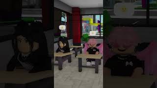 ТИПЫ УЧИЛОК В ШКОЛЕ 🔥прикол роблокс #shorts #roblox