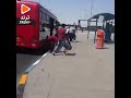 مشاجرة بين مصري وسائق باص
