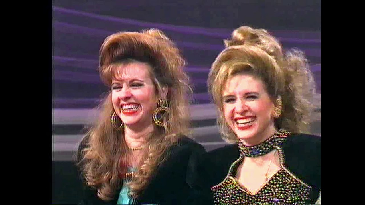 محمد بدران يقلد غوار الطوشه وحسني البرزان -حفله جمعه الفرح 1992