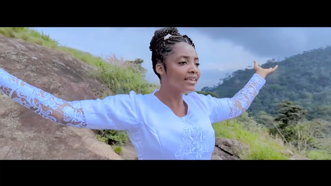TIENS-MOI PAR LA MAIN SEIGNEUR _La Flora de Dios ( Clip officiel)