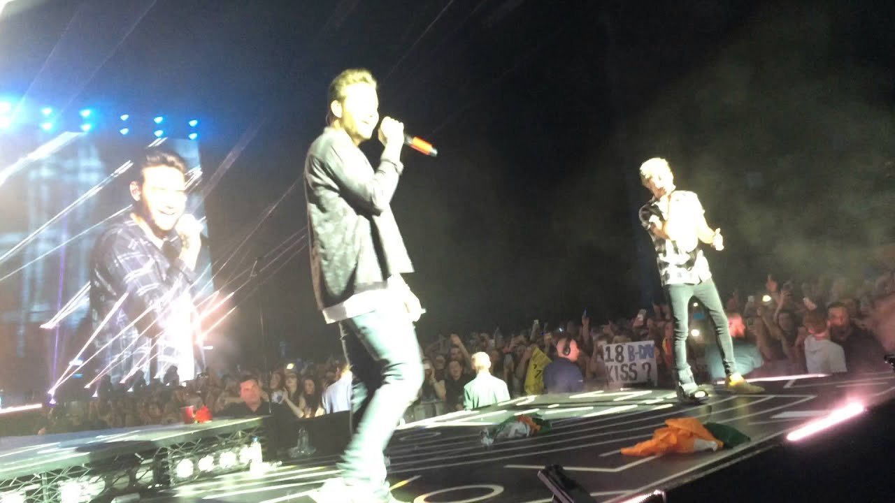 One Direction - Act My Age - Live - OTRA Dublin 17.10.15