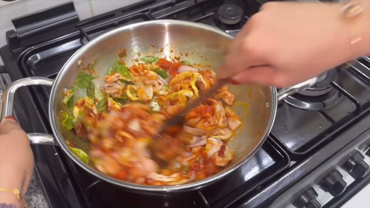 കൂന്തൽ ഇങ്ങനെ അപാര രുചിയാണ് 🔥Koonthal Roast | Squid Roast | Curry Malayalam