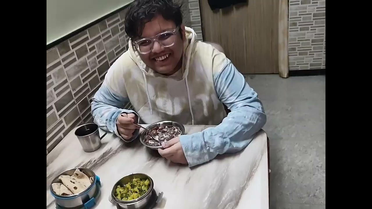 Aaj humne banaya yummy jeera alu our roti ❤️