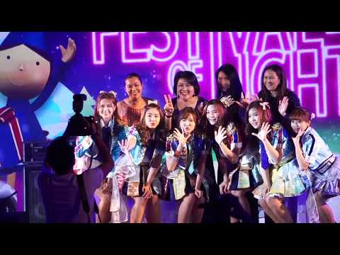 BNK48 Festival of light 14/12/18 - 5 ถ่ายรูปกับผู้บริหาร