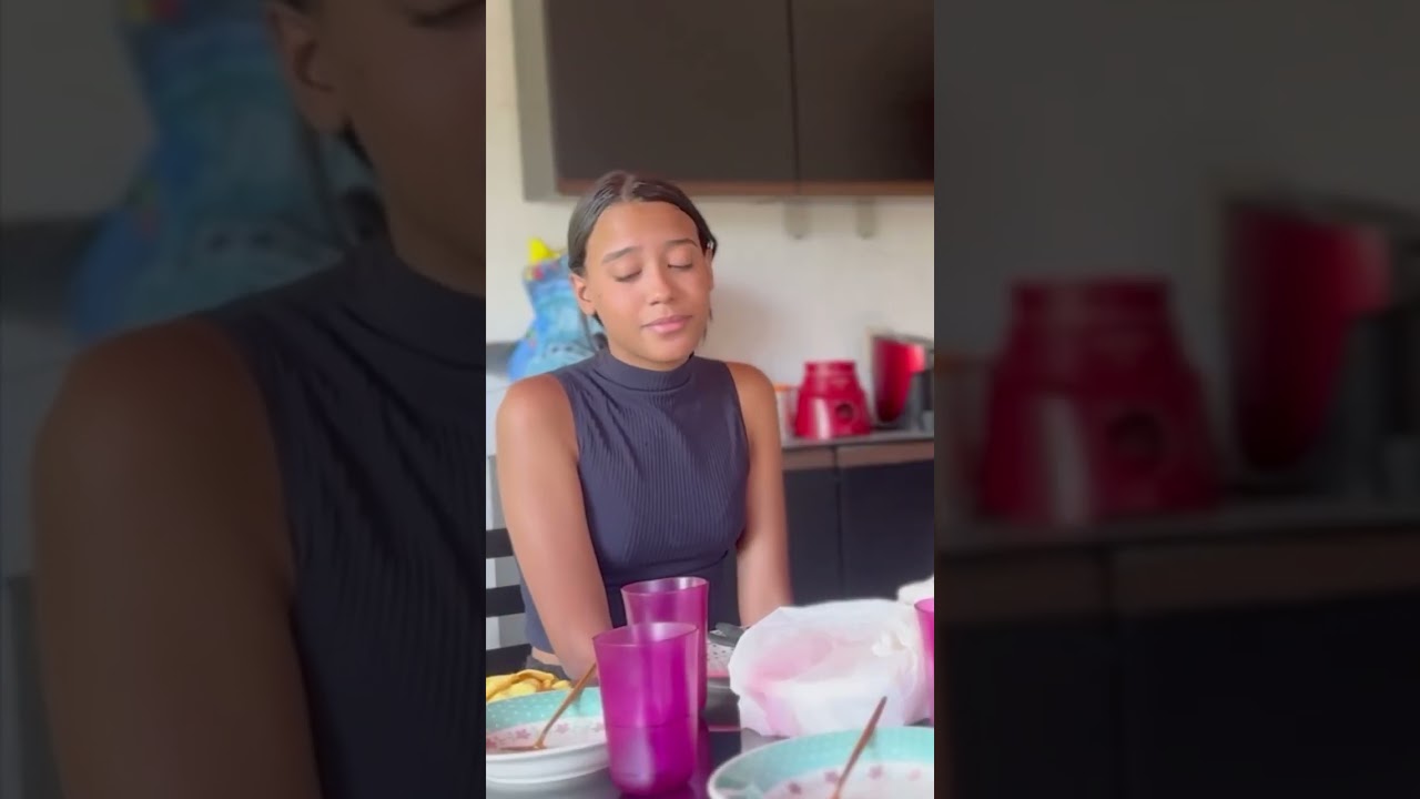 “Nossa filha foi comprar comida. Vejam o que ela fez no meio do caminho!”