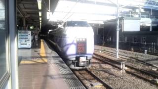 JR東日本 中央線 E351系 12両編成 特急 スーパーあずさ23号 松本行 立川駅を入線~発車