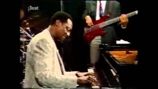 Watch Ramsey Lewis Reasons video