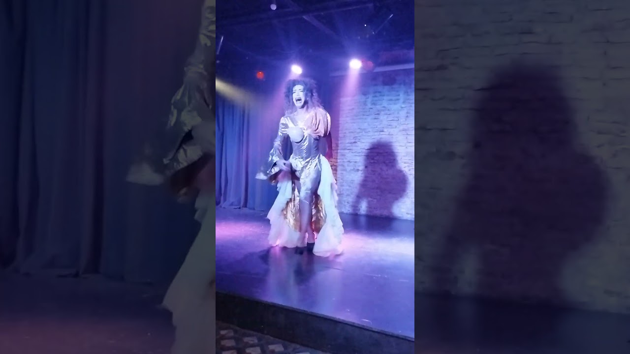 Vedetongas. " Ali ".                                          Teatro El Vitral.