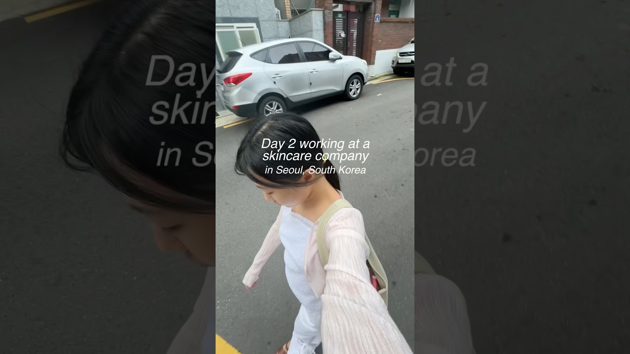 working at a korean skincare company in seoul 👩🏻‍💻