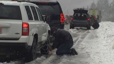 Frigid temperatures across Puget Sound with lowland snow possible Sunday night