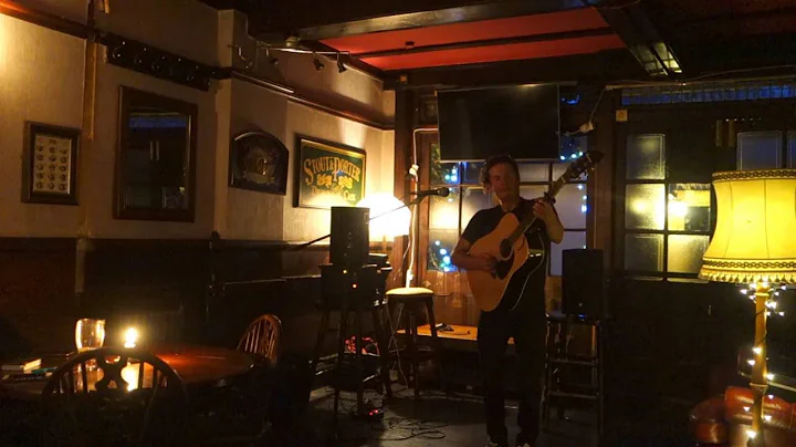 Joe Capoccia of The Pine Hearts plays London